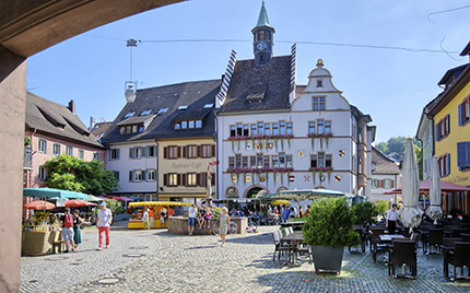 Marktplatz mit Rathaus